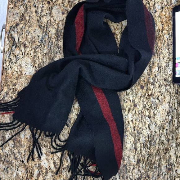 Cashmere Black And Red Rectangle Scarf With Fringe Trim - Picture 1 of 5